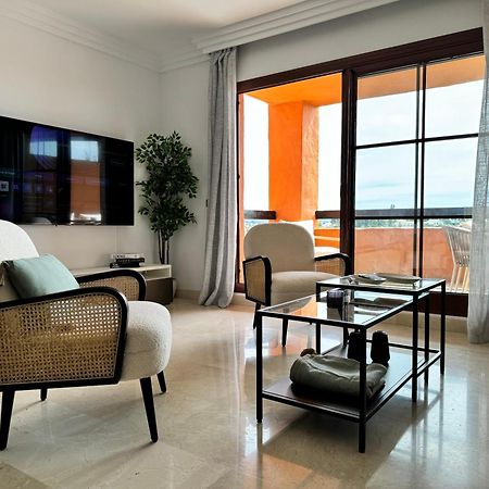 Piso De Lujo Totalmente Equipado A Estrenar Para 6 Estepona Exterior photo